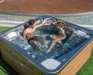 Bể sục Jacuzzi