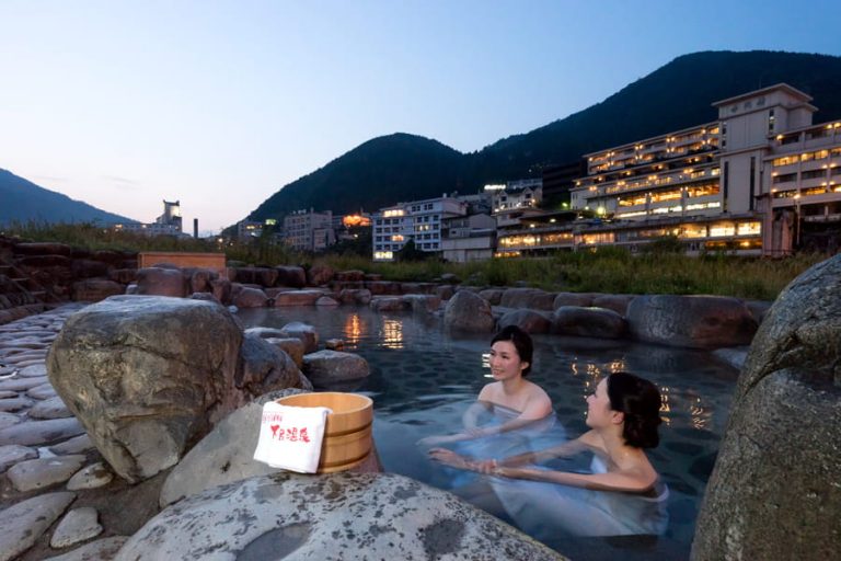 11 Onsen nổi tiếng nhất tại Nhật Bản