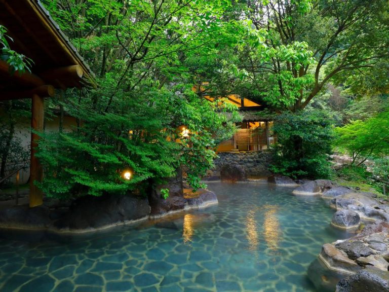 11 Onsen nổi tiếng nhất tại Nhật Bản