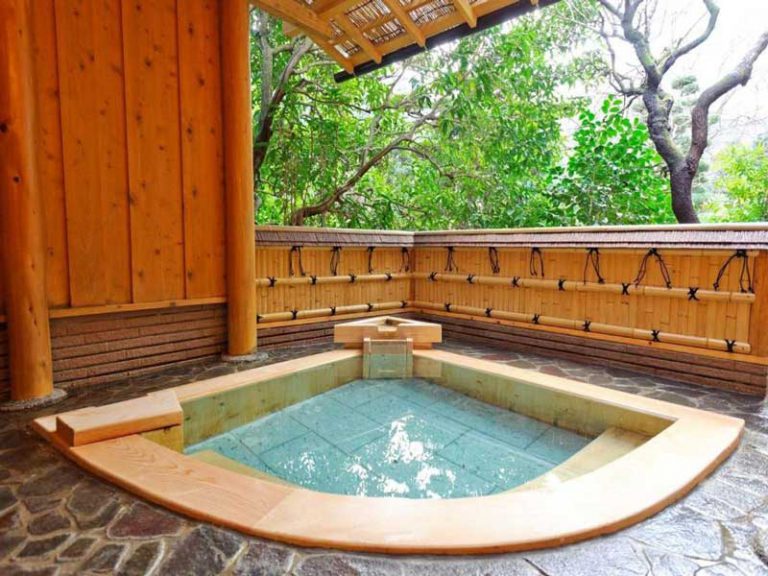 Bồn tắm Onsen kiểu Nhật – Món quà cho sức khỏe