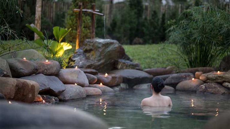 Khám phá dịch vụ tắm Onsen tại Nhật Bản