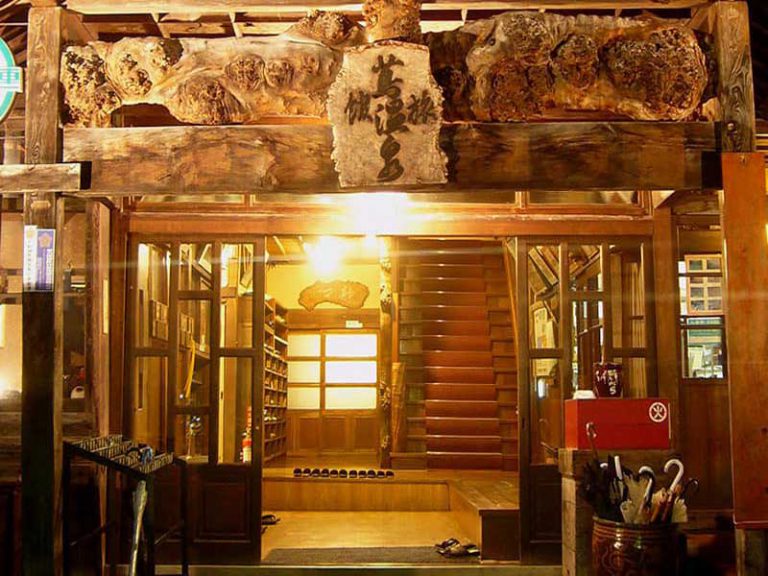 Tsuta Onsen – Suối nước nóng nổi tiếng tại Aomori – Nhật Bản