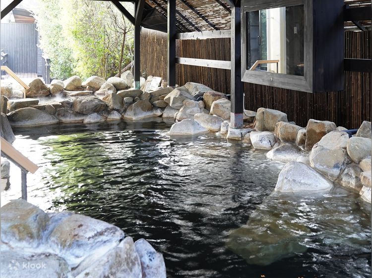 Bể Ngâm Lạnh Onsen Mizuburo: Thư Giãn & Trị Liệu